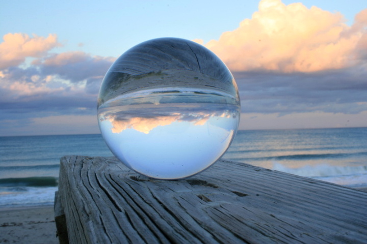 Mercury conjunct Neptune Upside down AnteAr